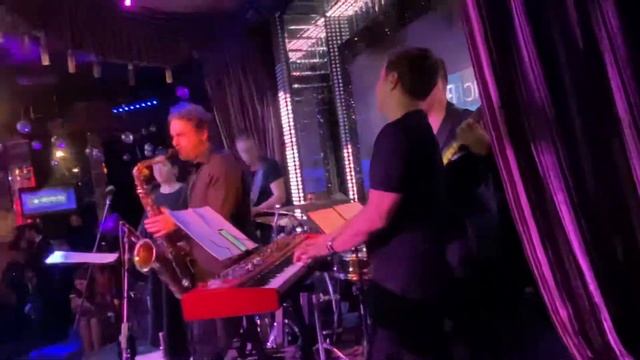 Первое выступление с прекрасной певицей Этери Бериашвили #antonkotikovsax смотреть онлайн