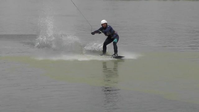 Калмыкова Евгения (MERAWOMAN)- победительница соревнований по кабельному вейкбордингу г.Ульяновск смотреть онлайн