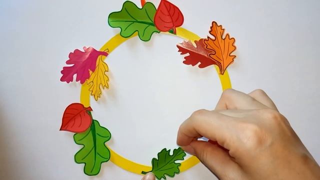 #A Wreath Of Autumn Leaves Made Of Colored Paper With Your Own Hands#