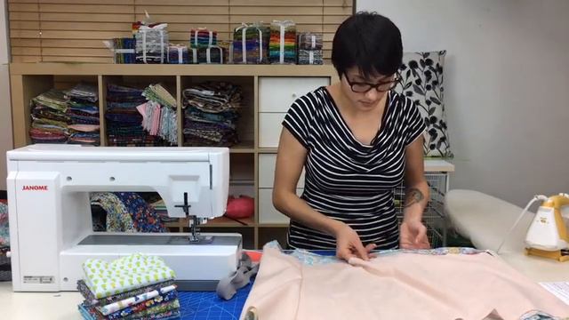 It's Sew Friday - Simple Skirt смотреть онлайн