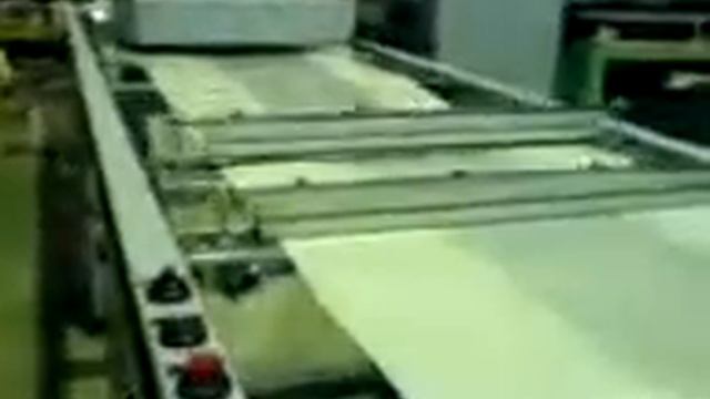 Сварка плёнки ПВХ с рулона на станке ТВЧ (2) смотреть онлайн