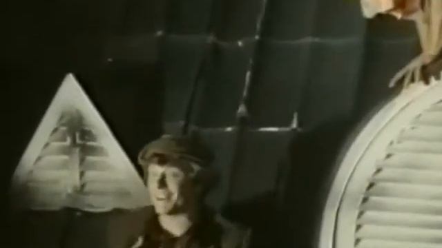 На крыше можно танцевать! Андрей Миронов смотреть онлайн