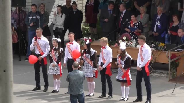 Мама, посмотри, как я выросла...! Трогает до слёз....Выпускники 2017