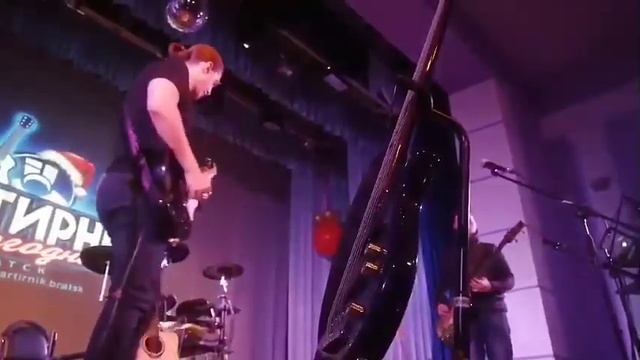 "Живая музыка" - сегодня в Братске состоится 4 новогодний квартирник! смотреть онлайн