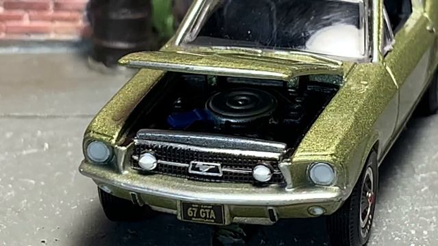 Auto World Premium Series 2019 Release 4 Version A 1967 Ford Mustang GTA смотреть онлайн