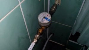 Установка счетчика воды с подмоткой для труб Рекорд