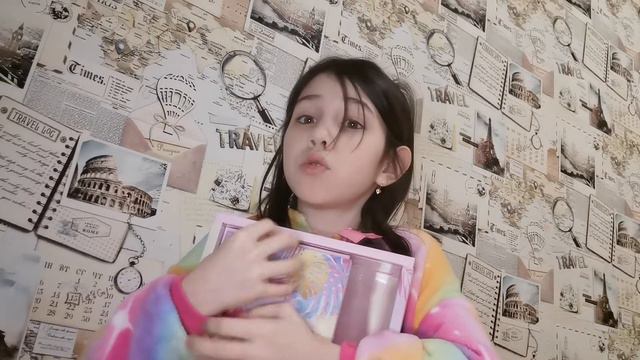 У меня недавно было др и я делаю. Стрим на открывание подарков смотреть онлайн