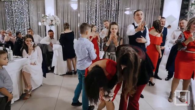Самый долгий и зрелищный розыгрыш букета невесты! смотреть онлайн
