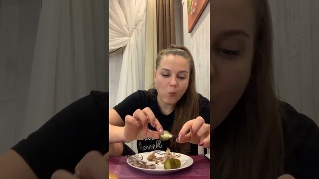 МУКБАНГ КУРОЧКА смотреть онлайн