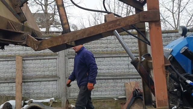 Підключаємо навісний навантажувач погрузчик на задню навіску трактора МТЗ-82 перший запуск?? смотреть онлайн