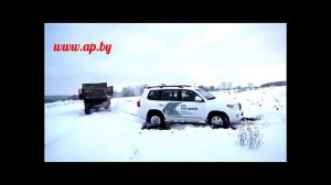 Toyota Land Cruiser 200 засел в снегу