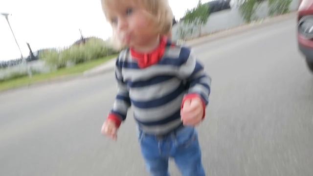 КАК ПОДСТРИЧЬ РЕБЕНКА ДОМА | Самый Семейный Влог 263 смотреть онлайн