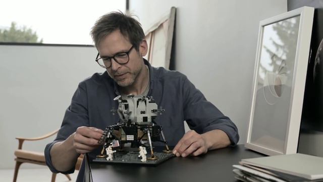 Official Images! LEGO Apollo 11 Lunar Lander Set 10266 смотреть онлайн