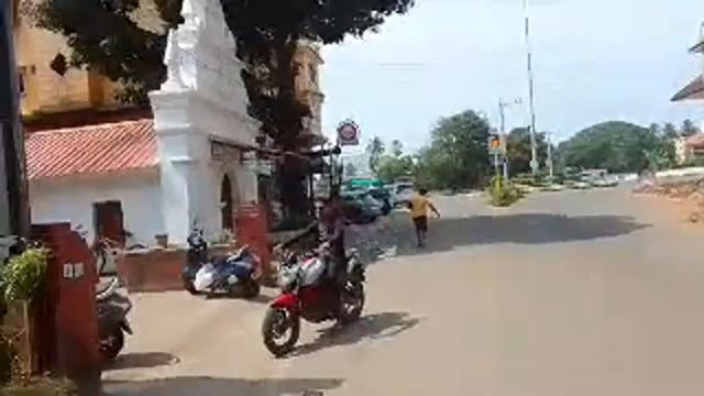 Гоа. ЕЛЕНА В ПАНАДЖИ. Гуляю По Спальноу Району Столицы Гоа. смотреть онлайн