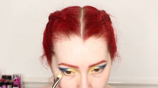 I Heart Revolution x Disney Snow White | Yellow & Blue Makeup Look | Swatches | First Impressions смотреть онлайн