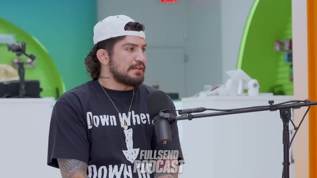 Dillon Danis Goes IN on Logan Paul’s Girl, KSI, and Jake Paul! смотреть онлайн