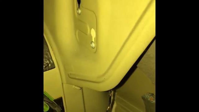 Как открыть крышку бензобака на пассат б6 смотреть онлайн