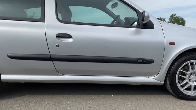 2001 Renault Clio 172 in Titanium Silver смотреть онлайн