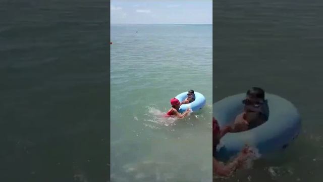 ПЛЯЖИ АБХАЗИИ КОНЕЦ ИЮНЯ ЛЕТО 2023 ОТДЫХ НА ЧЁРНОМ МОРЕ #отдых #абхазия #натамел #курорт смотреть онлайн