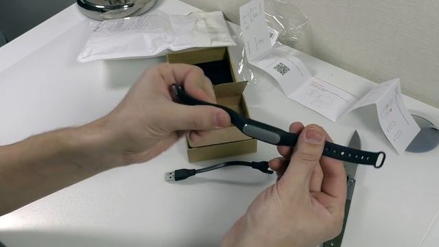 Трекер Xiaomi Mi Band 1S Pulse смотреть онлайн