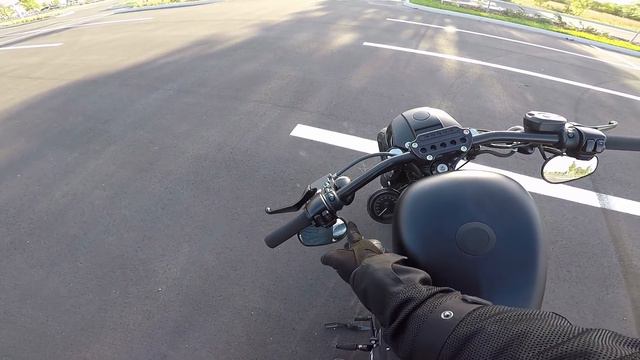 How To Ride A Motorcycle: Part 01 - Controls & Startup смотреть онлайн