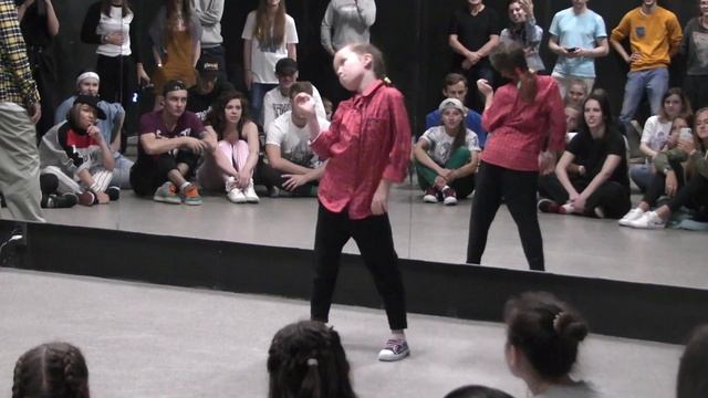 Popping Dance Kids. Настя Iva. Дети поют и танцуют. CПб. смотреть онлайн
