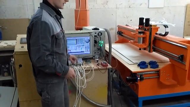 Первый запуск широкоформатного станка 1600х2800. cnc mashine of plywood 1600x2800. смотреть онлайн