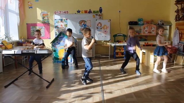 С праздником, дорогие мамочки! Группа № 12 "Звездочки" смотреть онлайн