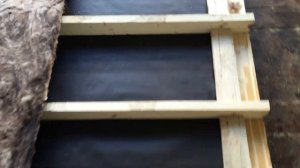 Пергамин на черном полу