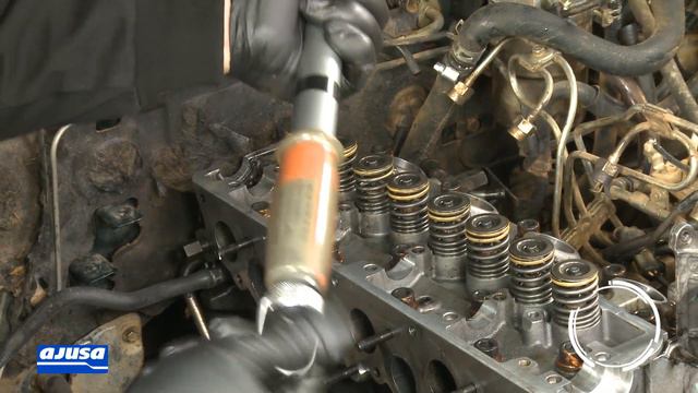 Cylinder head bolts set / Juego de tornillos MITSUBISHI L200 2.5D 4D56 . смотреть онлайн