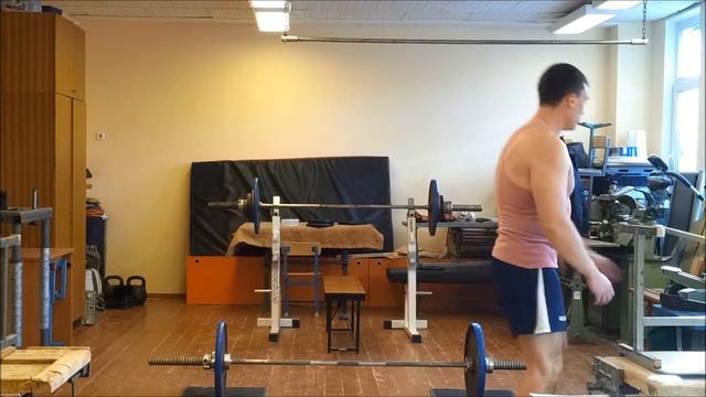 РЫВОК ШТАНГИ С ПОЛУПОДСЕДОМ ИЗ ПОЛОЖЕНИЯ ВЫШЕ КОЛЕН. смотреть онлайн