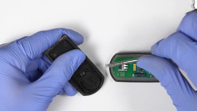 How to Change the Battery of Your Mazda 3 6 CX-5 CX-9 CX-3 Key Fob Remote DIY смотреть онлайн