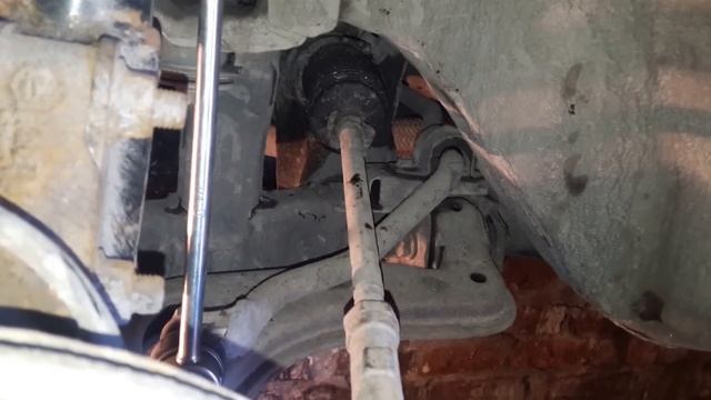 Замена стоек и втулок стабилизатора Opel vectra B смотреть онлайн