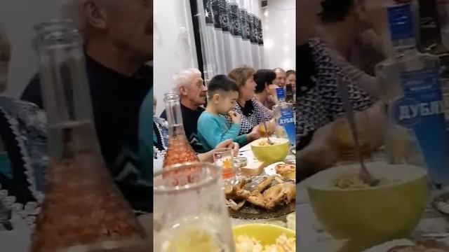 На горе колхоз!Под гармонь!Исполняет Владимир Куркин смотреть онлайн