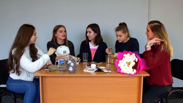 Дівочі посиденьки | 8 березня смотреть онлайн