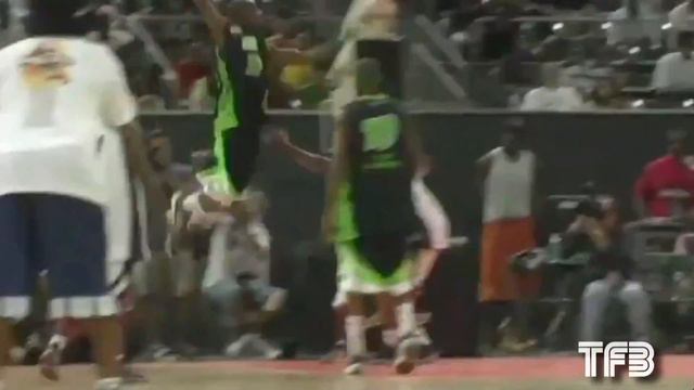 6'2" Air Up There DUNKS on Rapper "The Game" BAD...REAL BAD! смотреть онлайн