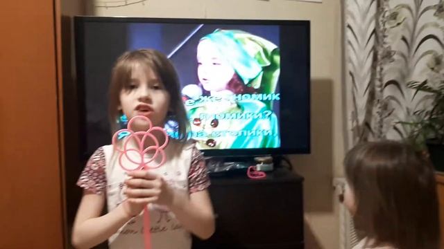 Песенка про гномиков. Детская песенка. Исполняет Рина смотреть онлайн