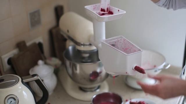 ягодное пюре из красной смородины насадка Kitchen aid смотреть онлайн