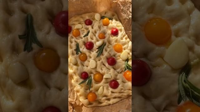 Итальянская лепешка - фокачча ??? #быстрыерецепты #готовим #итальянскаякухня смотреть онлайн