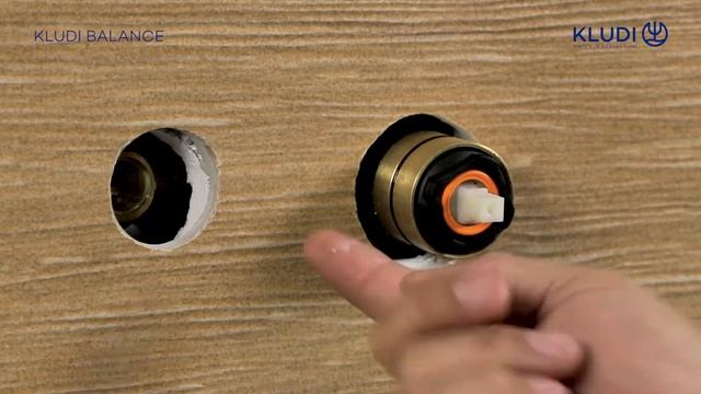 KLUDI BALANCE Монтаж настенного смесителя для раковины смотреть онлайн