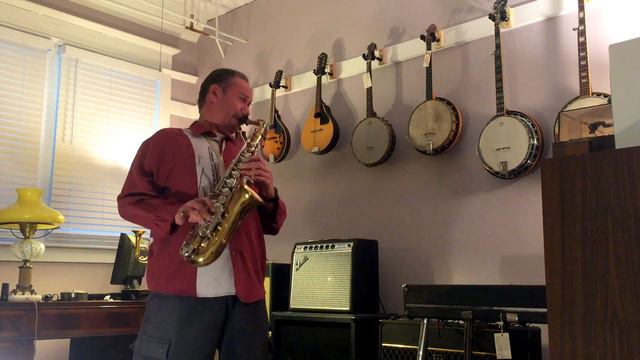 Selmer Bundy II Alto Saxophone - 1980's смотреть онлайн