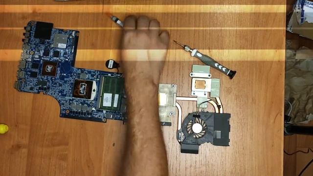 Ремонт крышки матрицы HP Pavilion dv7 6000 серии. Разборка, ремонт корпуса, чистка смотреть онлайн