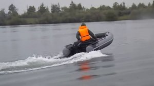 Первые испытания после приобретения но с гидро крылом . мотор Гладиатор 9.8