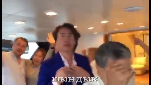 Дарига на корабле развлекается на Карибах, пока народ на карантине в самоизоляции смотреть онлайн