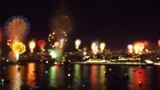 MERRY CHRISTNAS AND A HAPPY NEW YEAR смотреть онлайн