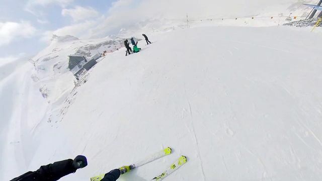 Skiing at Cervinia Valtournenche - Part I смотреть онлайн