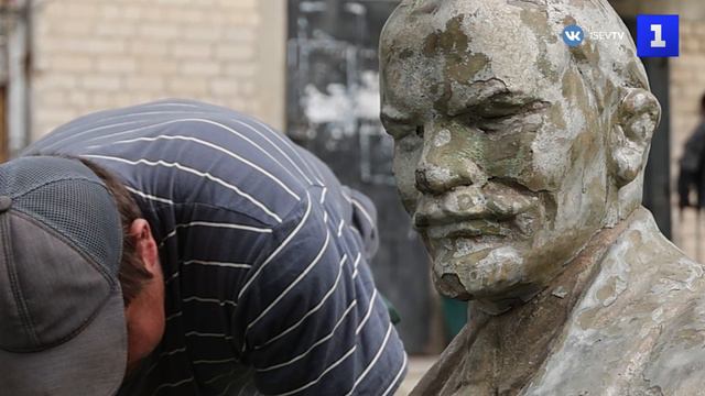 Памятник Ленину восстанавливают в Запорожской области смотреть онлайн