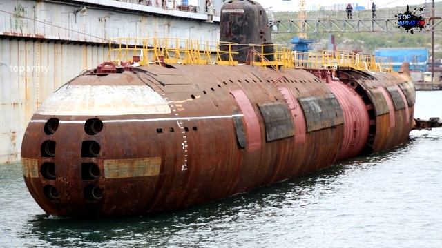 Как первая русская атомная подводная лодка К 3 всплывая на Северном полюсе смяла ось загнув магниты смотреть онлайн
