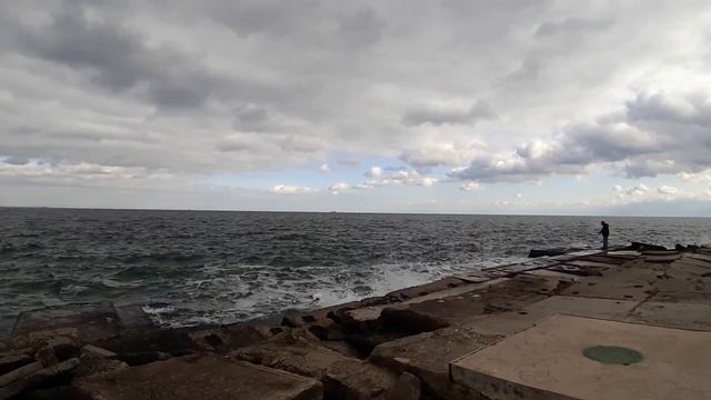 ОДЕССКИЕ ПЛЯЖИ. Аркадия РОТОНДА. Раздолбанные плиты и шикарные виды. Одесса 04.12.2020 смотреть онлайн