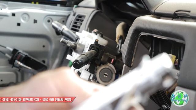 How To Remove a Headliner Light and Sunglass Holder - 2004 Subaru Forester смотреть онлайн